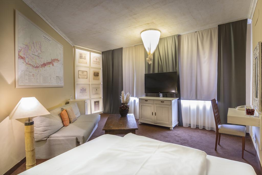 Villa St. Tropez Prague Room photo